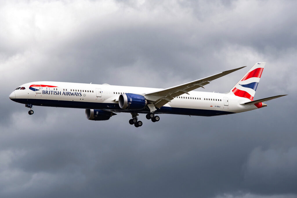 British Airways First 787-10 Arrives - Airport Spotting